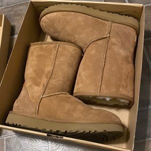 UGG Classic Short size 8